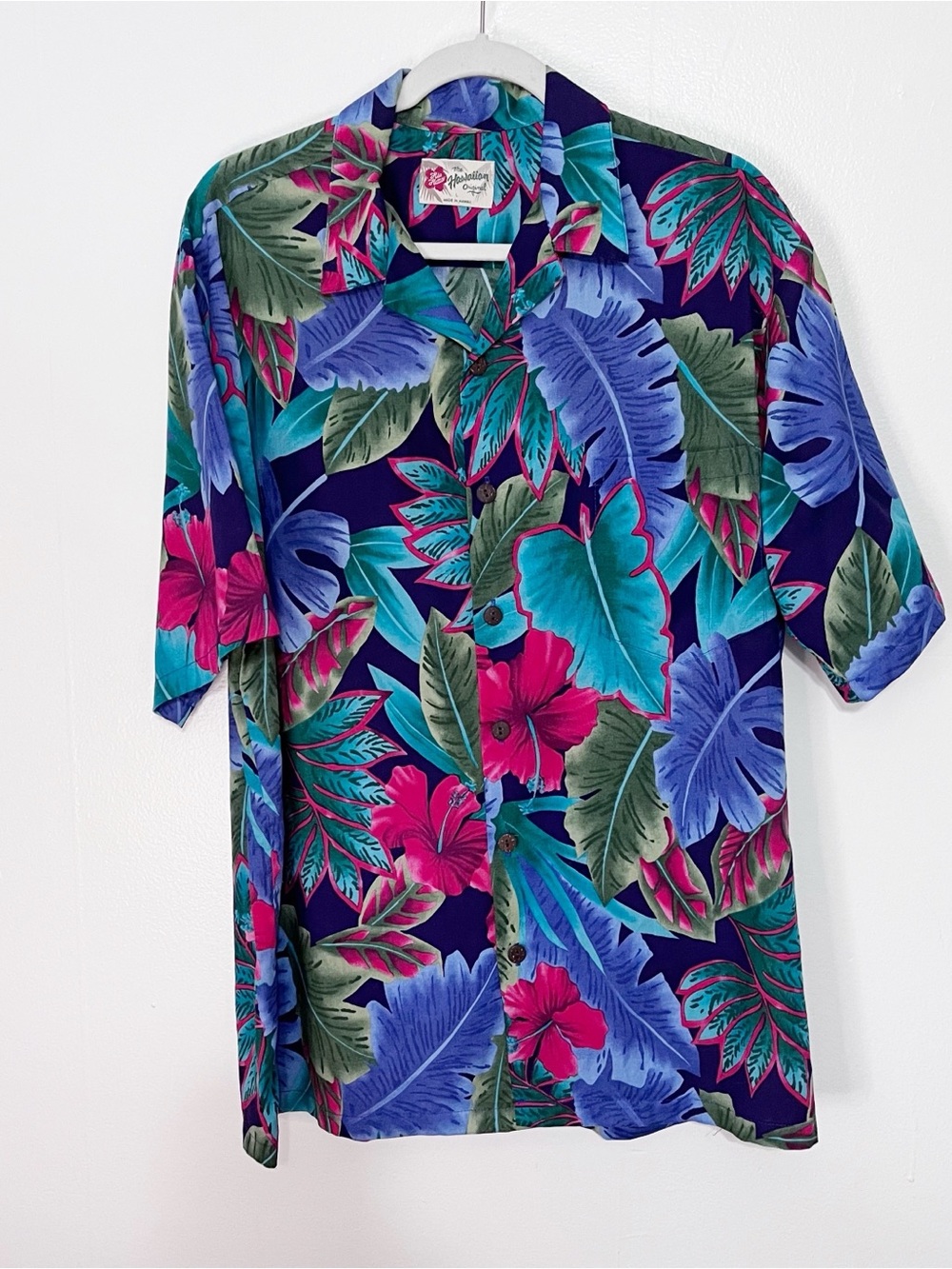 Hilo Hattie Hawaiian Original Bright Tropical Floral Hawaiian Print Shirt